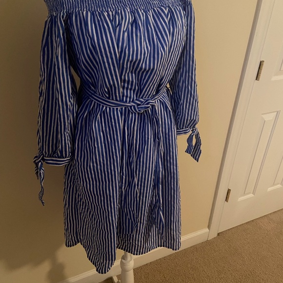 NWT NEW Belle + Skye Blue And White Striped Off The Shoulder Dress Size Medium - Picture 2 of 6